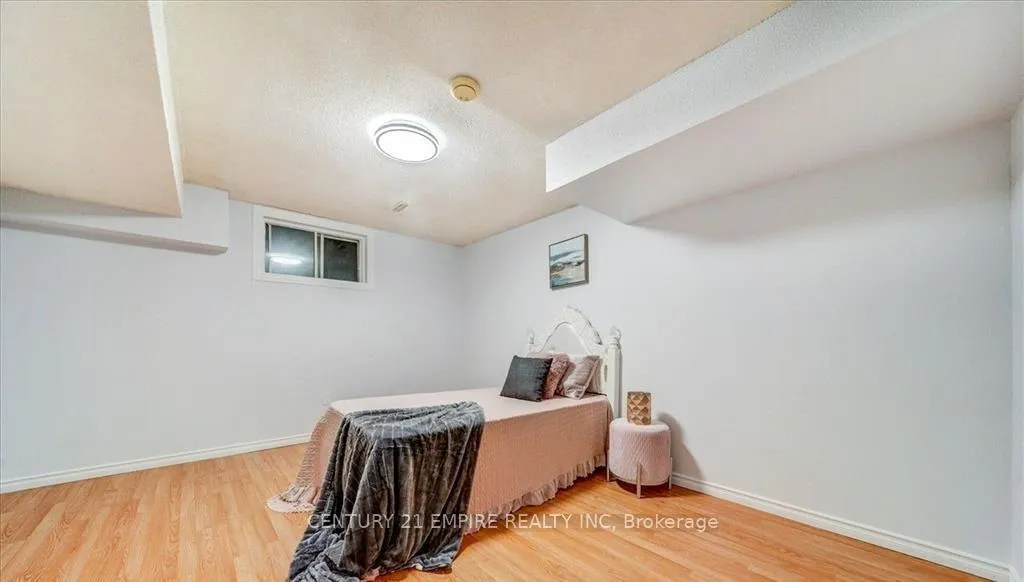 Photo 8 of 34 Ducatel Crescent, Ajax, Central — HOMEH