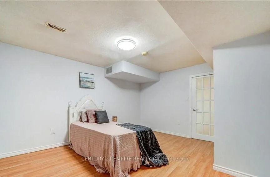 Photo 9 of 34 Ducatel Crescent, Ajax, Central — HOMEH