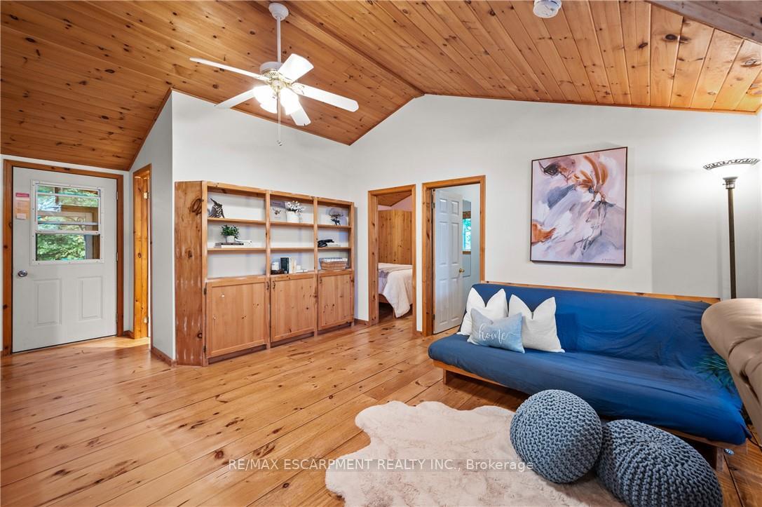 Photo 3 of 1076 Thanksgiving Rock Way, Gravenhurst, Morrison — HOMEH