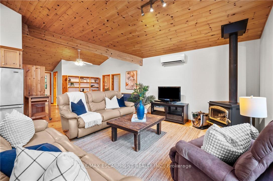 Photo 8 of 1076 Thanksgiving Rock Way, Gravenhurst, Morrison — HOMEH