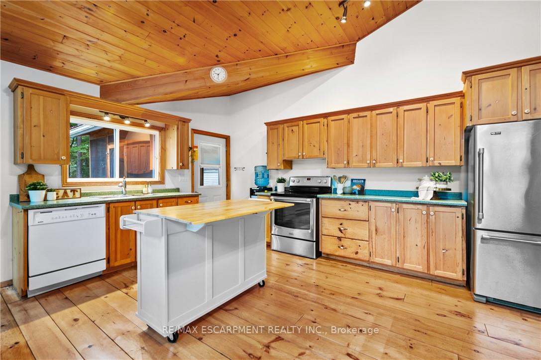 Photo 14 of 1076 Thanksgiving Rock Way, Gravenhurst, Morrison — HOMEH