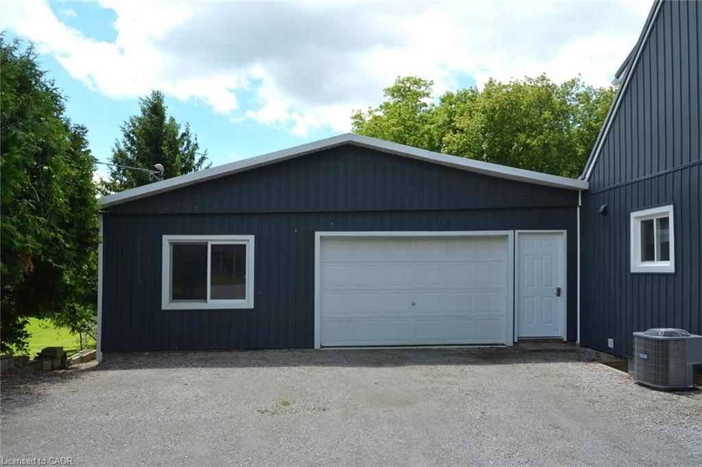 Photo 3 of 404 Queensway W, Simcoe, Town of Simcoe — HOMEH
