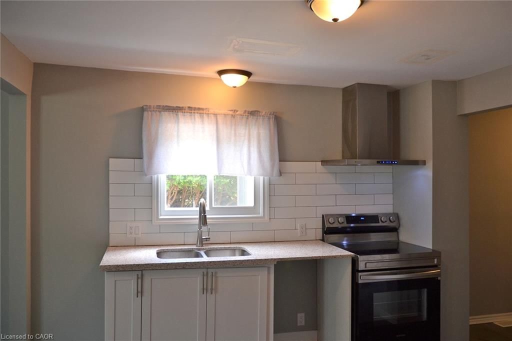 Photo 8 of 404 Queensway W, Simcoe, Town of Simcoe — HOMEH