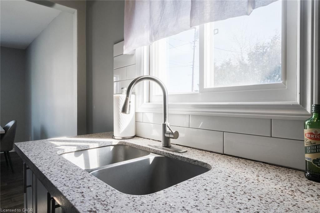 Photo 9 of 404 Queensway W, Simcoe, Town of Simcoe — HOMEH