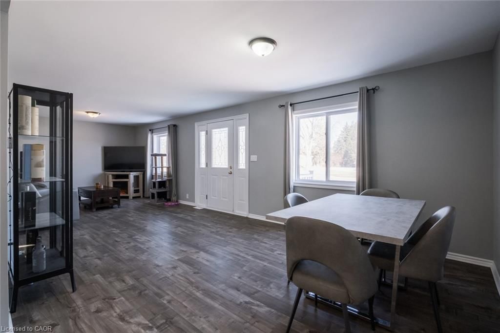 Photo 10 of 404 Queensway W, Simcoe, Town of Simcoe — HOMEH