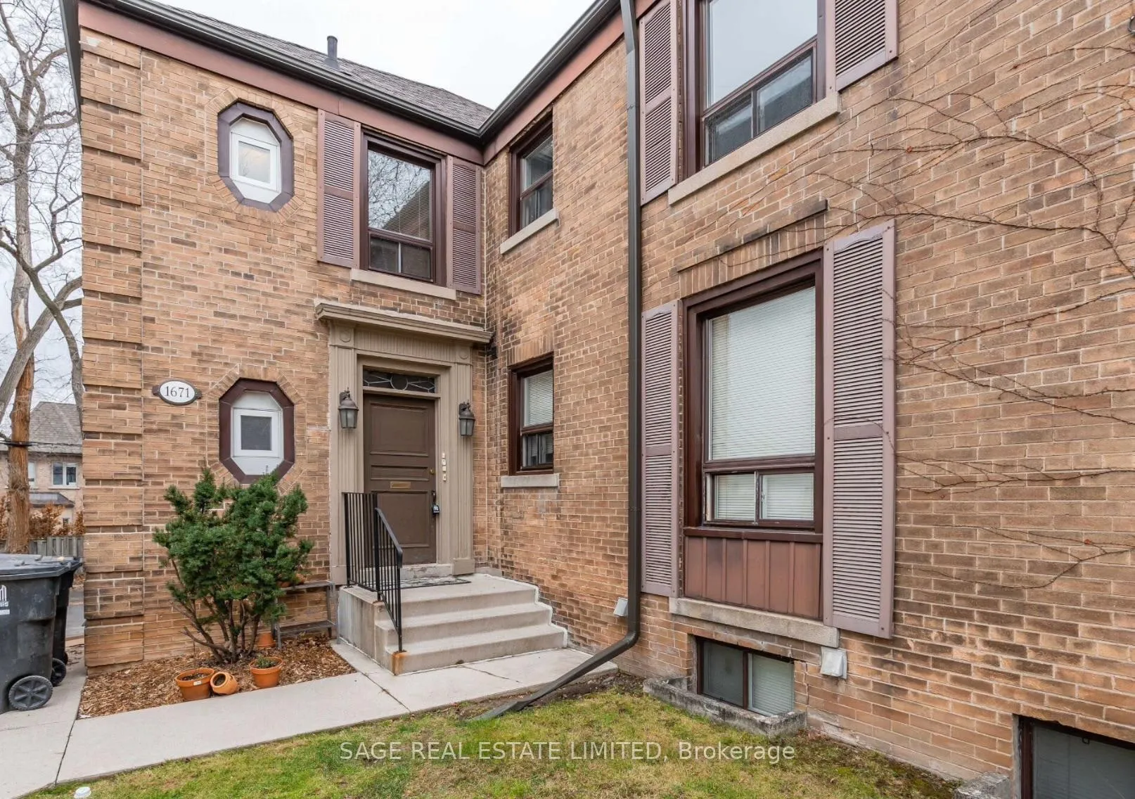 Front of Unit C, 1671 Bathurst Street