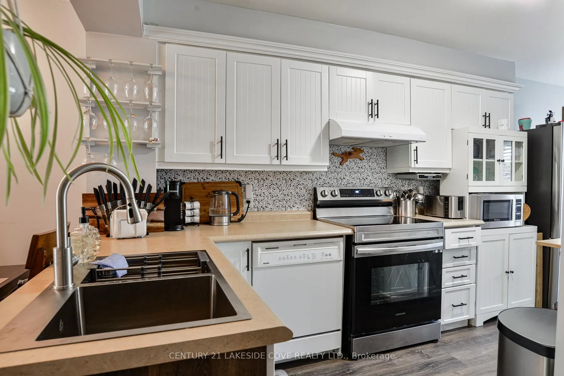 Photo 12 of Unit Unit 36, 11 Laguna Parkway, Ramara, Brechin — HOMEH