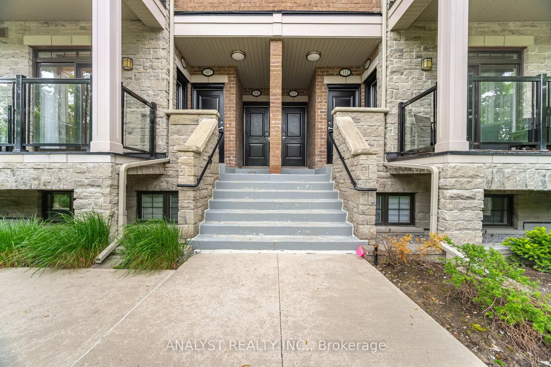 Photo 3 of Unit 306, 199 Pine Grove Road, Vaughan, Islington Woods — HOMEH