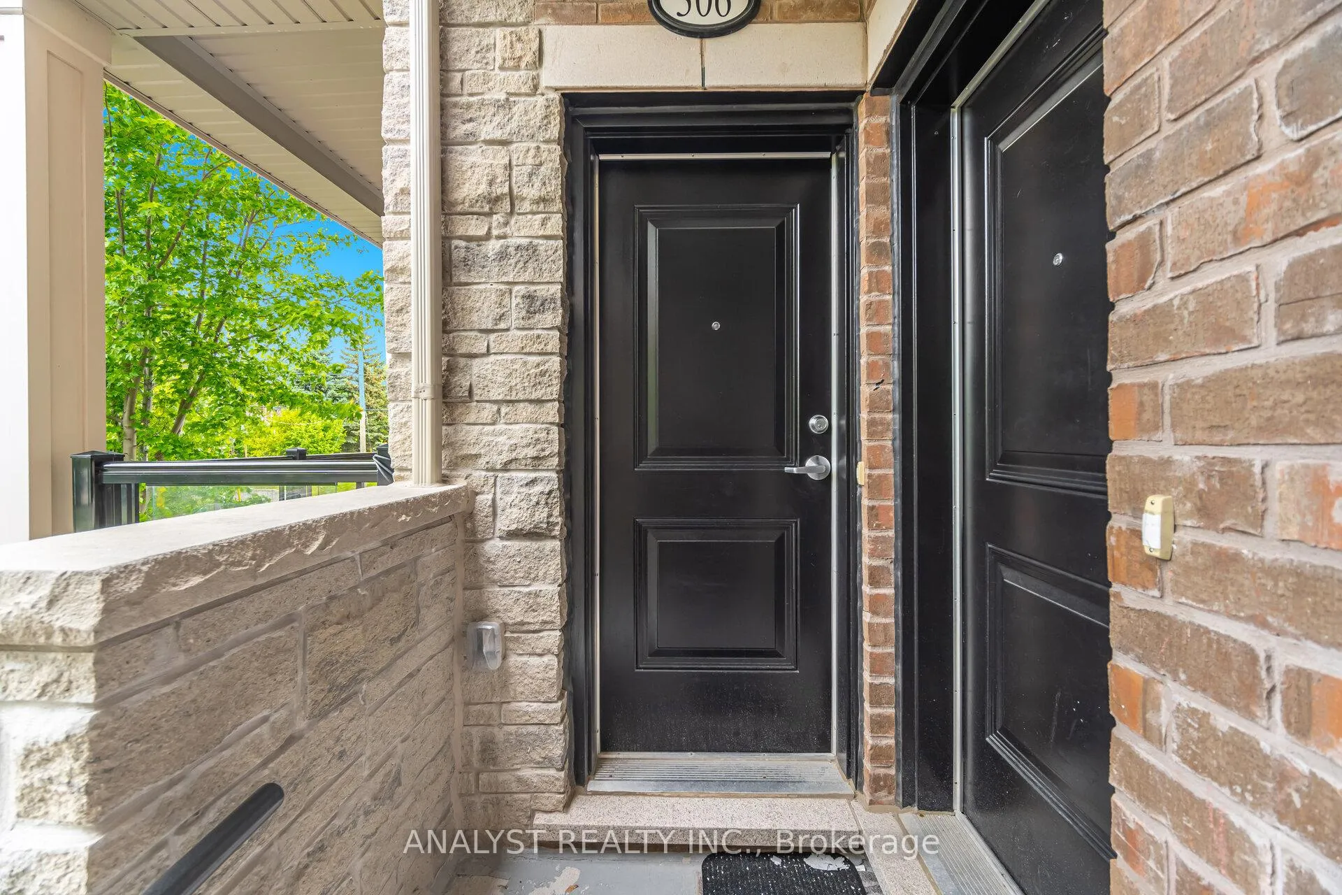 Photo 4 of Unit 306, 199 Pine Grove Road, Vaughan, Islington Woods — HOMEH