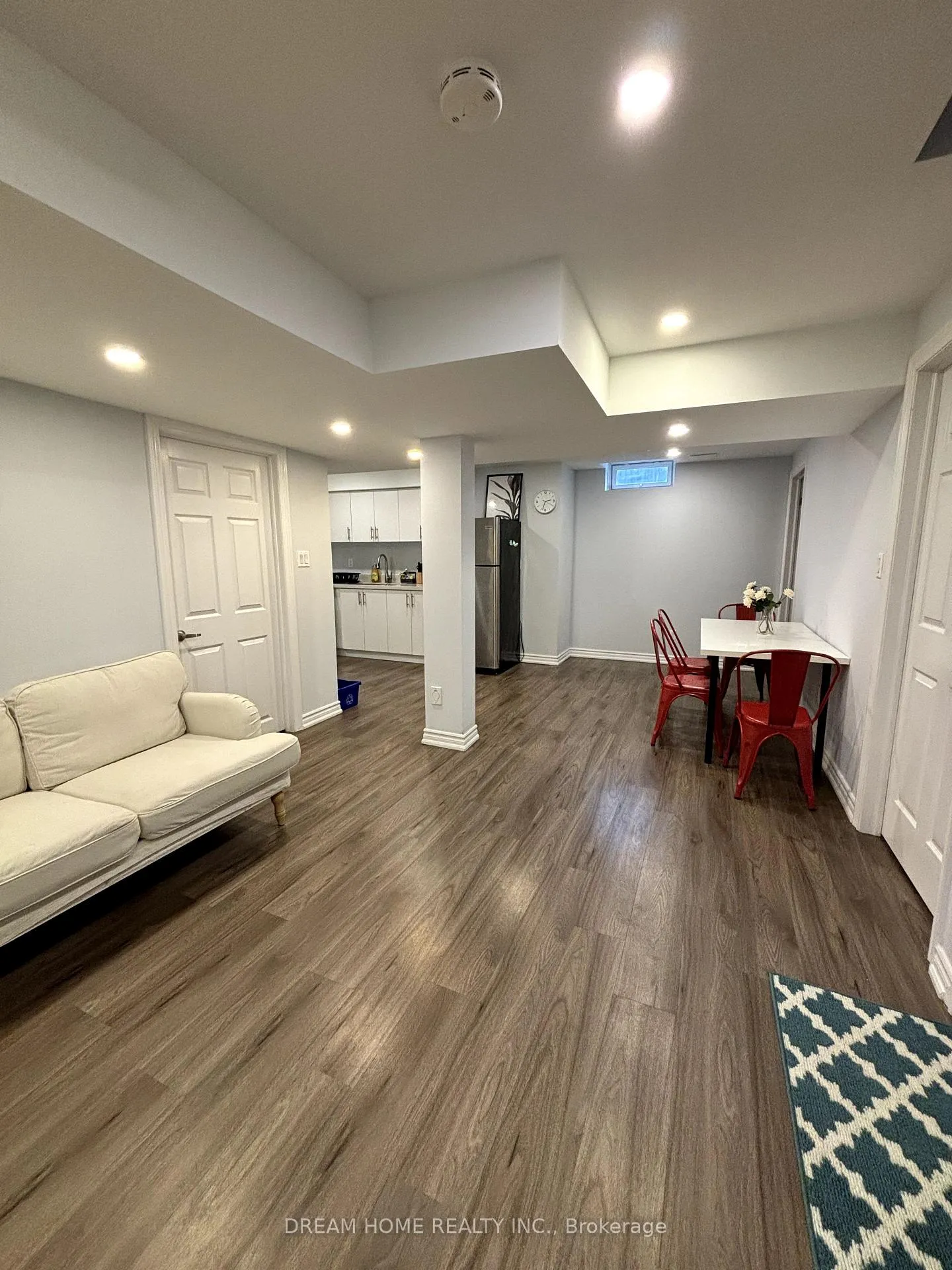 Photo 4 of 9 Albright Crescent, Richmond Hill, Jefferson — HOMEH