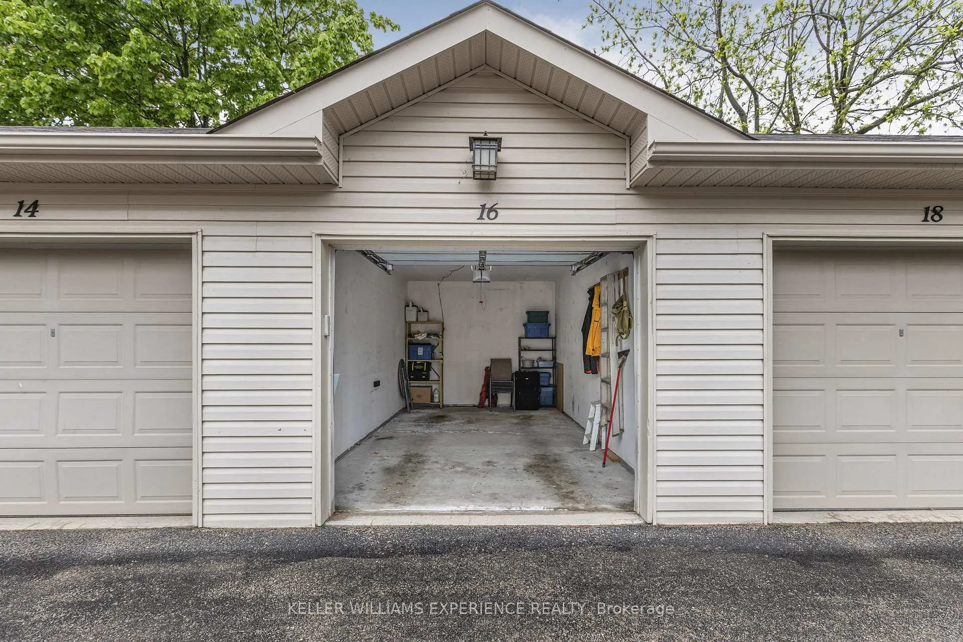 Photo 4 of 9 Westmount Drive S, Orillia — HOMEH