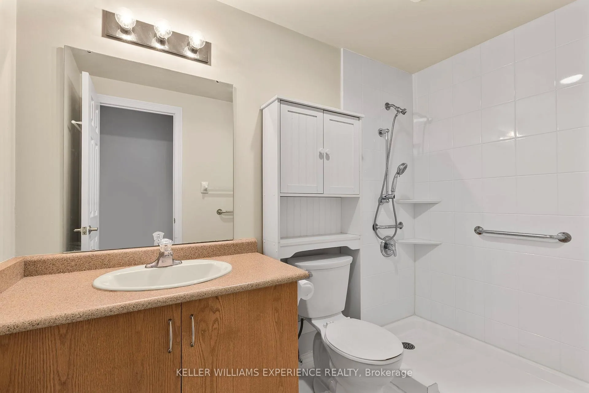 Photo 14 of 9 Westmount Drive S, Orillia — HOMEH