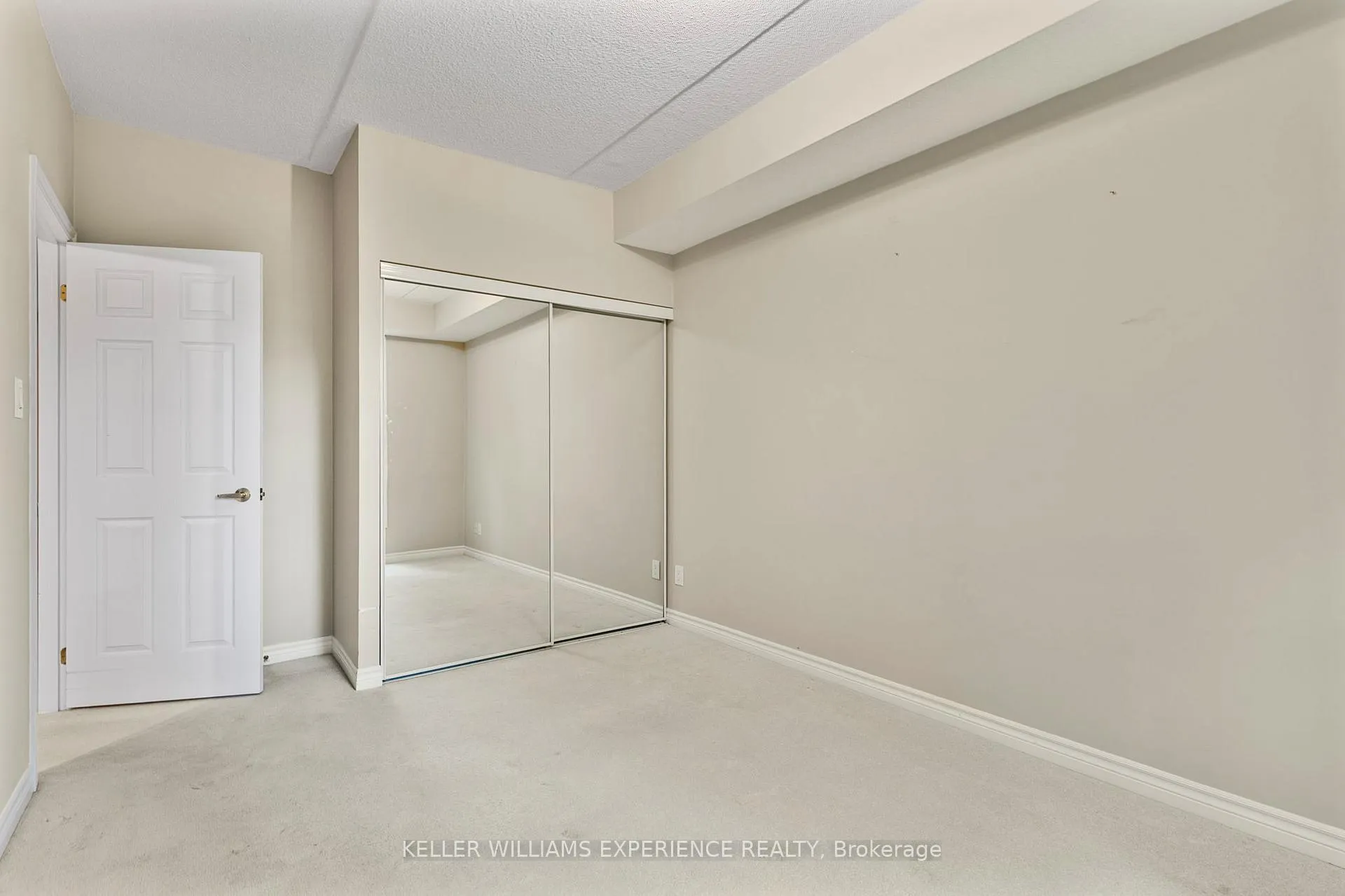Photo 17 of 9 Westmount Drive S, Orillia — HOMEH