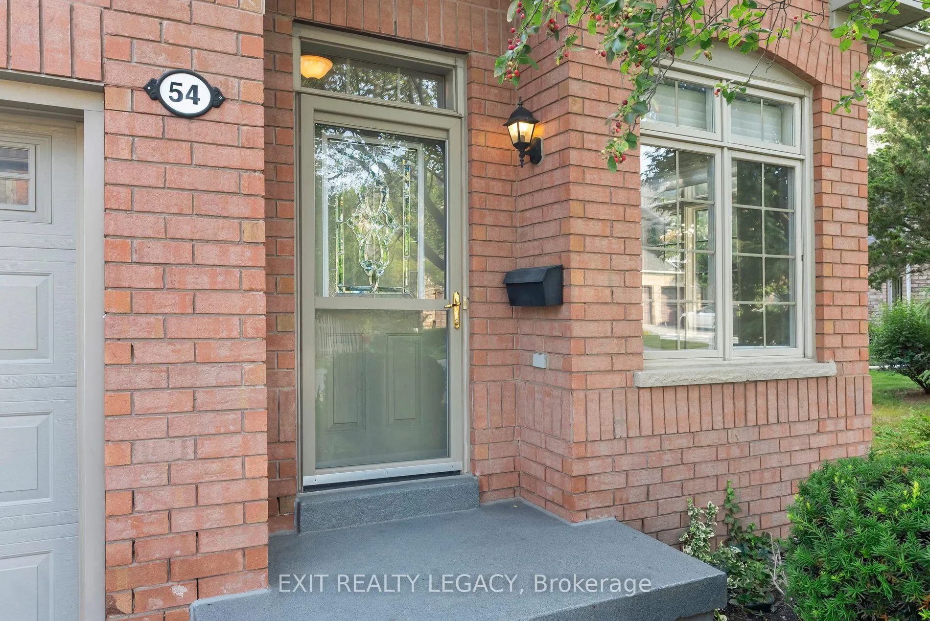 Photo 3 of 54 Louisbourg Way W, Markham, Greensborough — HOMEH