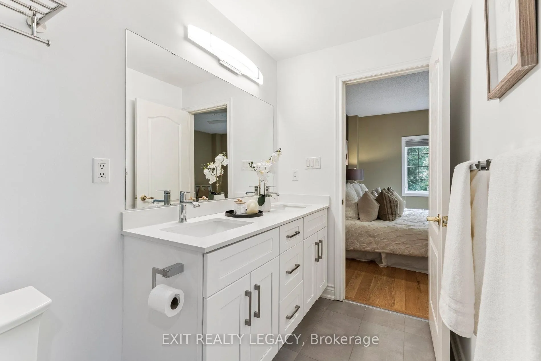 Photo 16 of 54 Louisbourg Way W, Markham, Greensborough — HOMEH