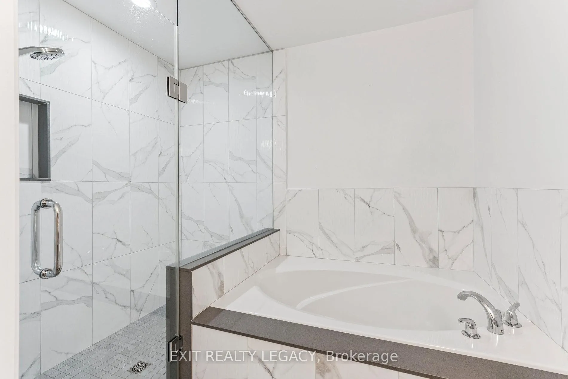 Photo 18 of 54 Louisbourg Way W, Markham, Greensborough — HOMEH