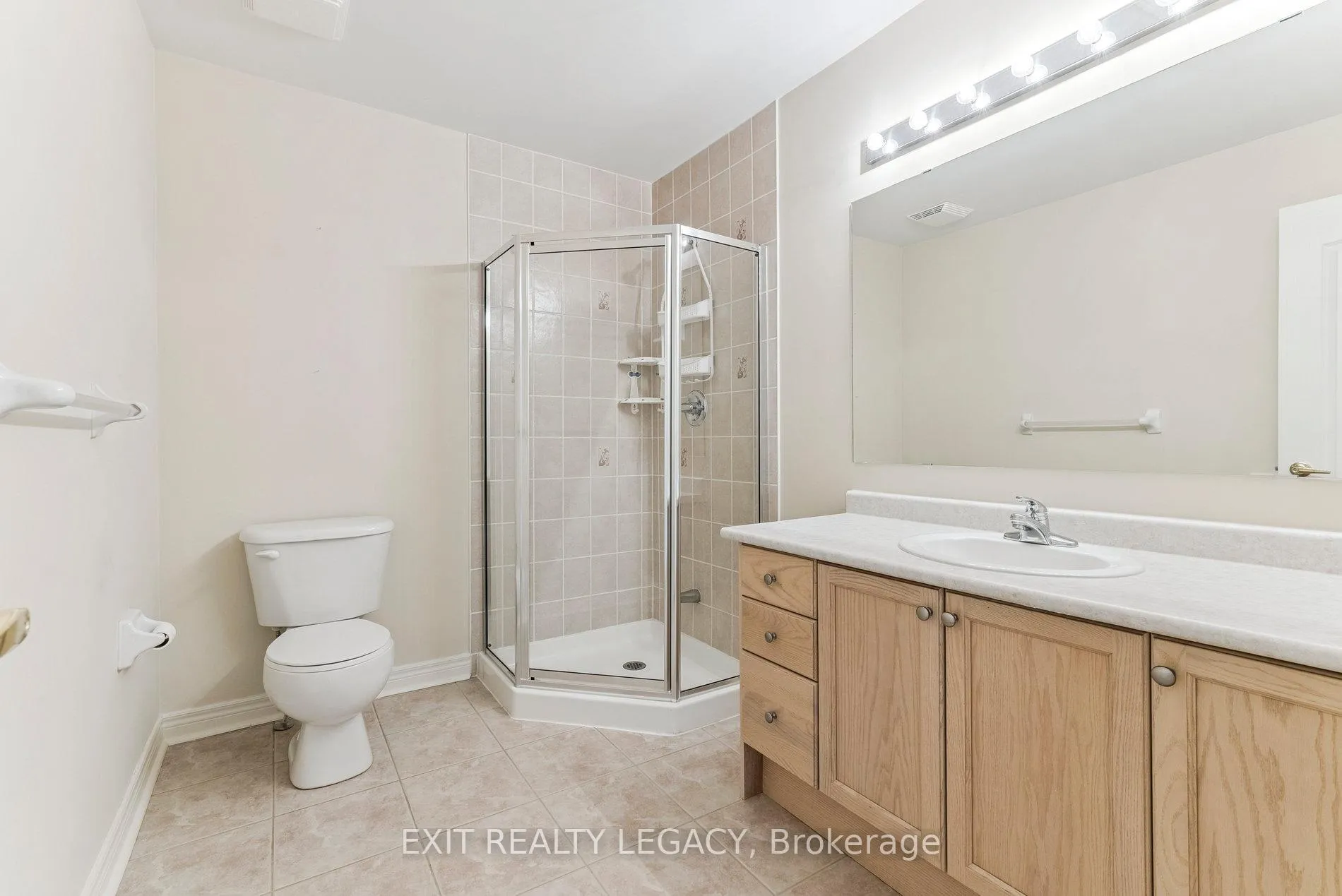 Photo 21 of 54 Louisbourg Way W, Markham, Greensborough — HOMEH