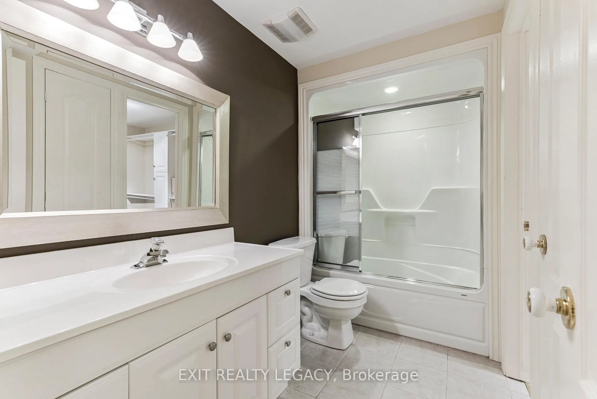 Photo 26 of 54 Louisbourg Way W, Markham, Greensborough — HOMEH