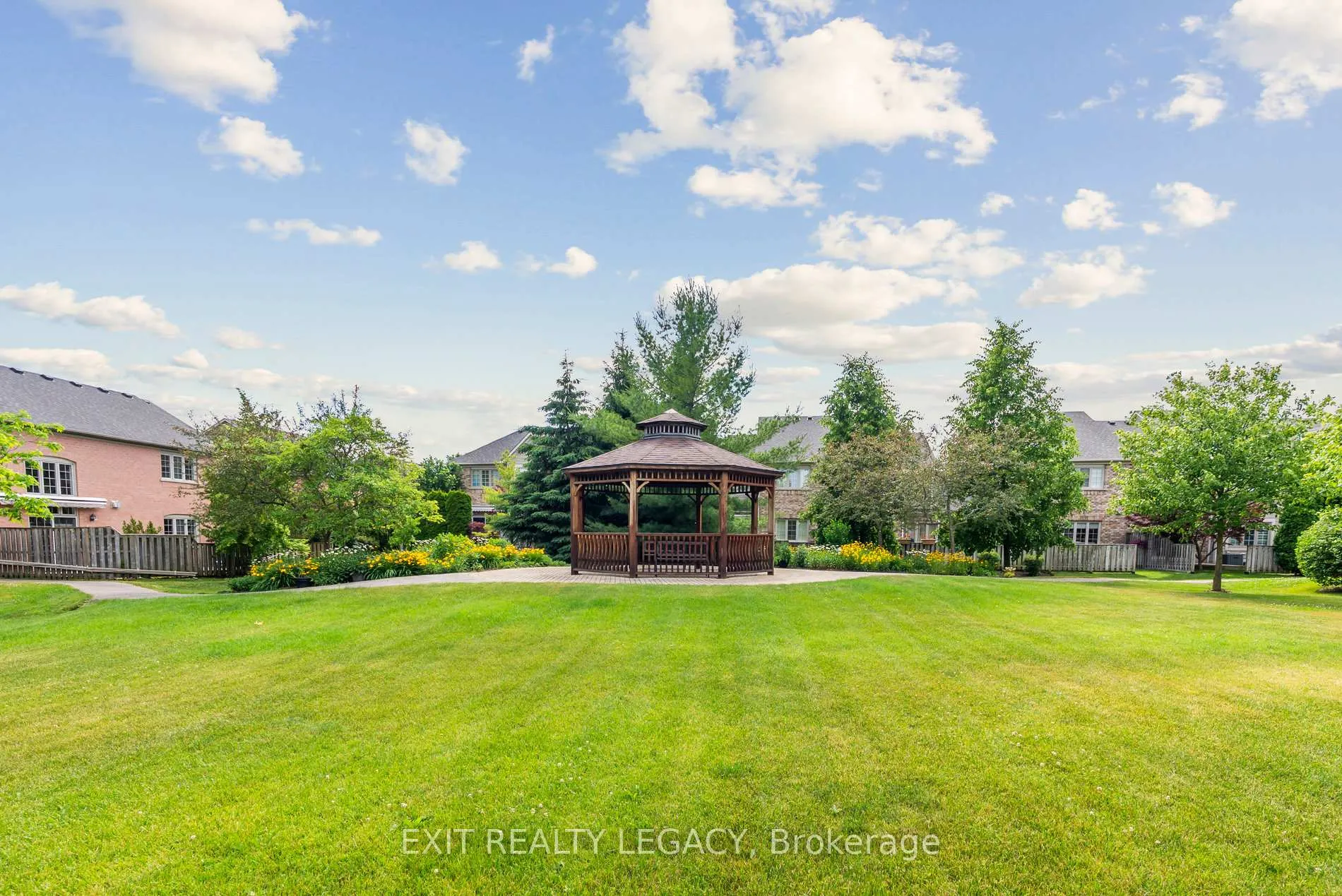 Photo 30 of 54 Louisbourg Way W, Markham, Greensborough — HOMEH
