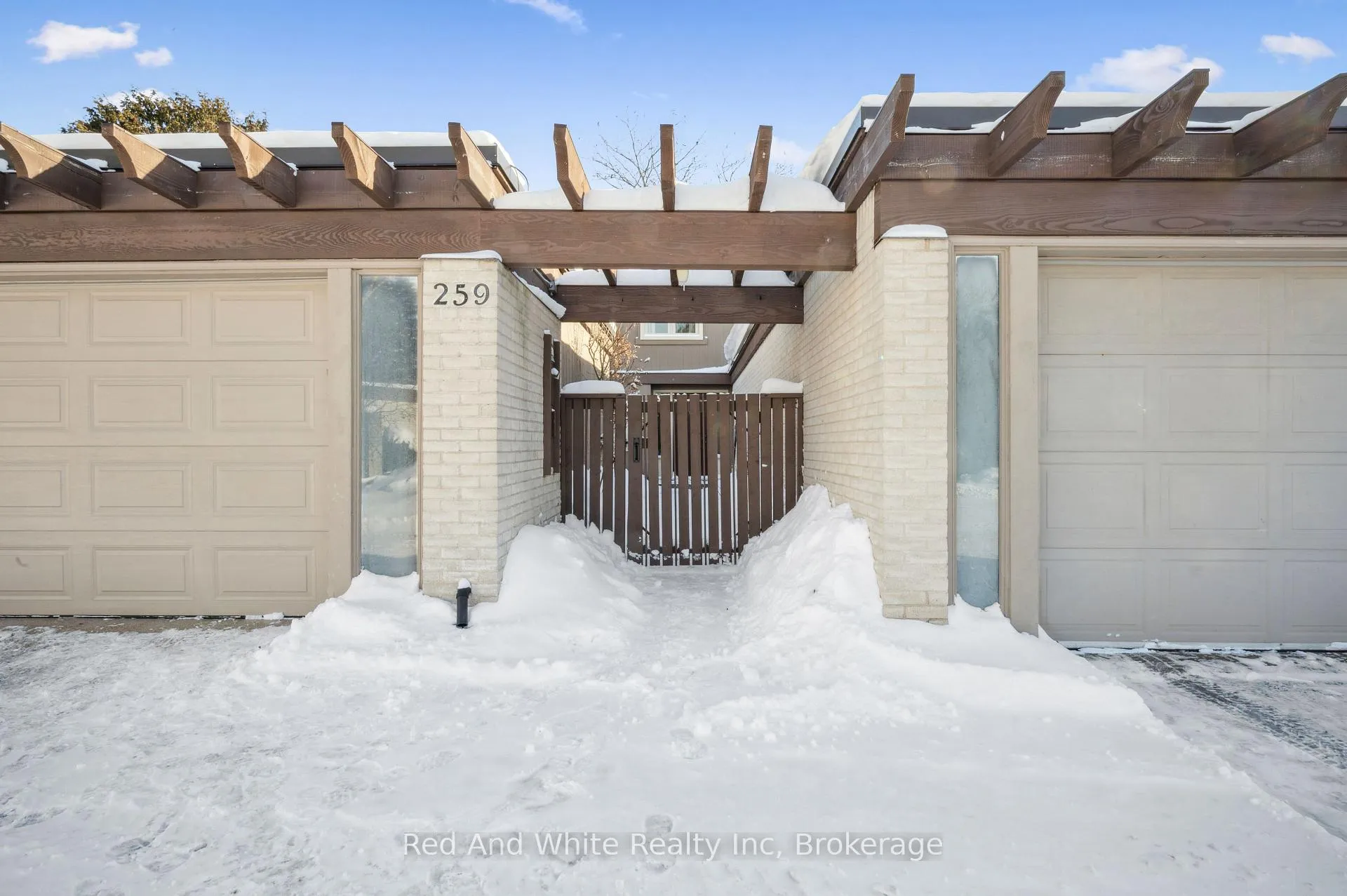 Photo 3 of 259 Old Post Road, Waterloo — HOMEH