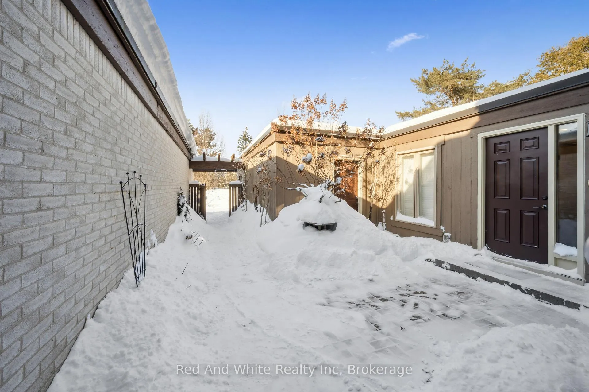 Photo 4 of 259 Old Post Road, Waterloo — HOMEH