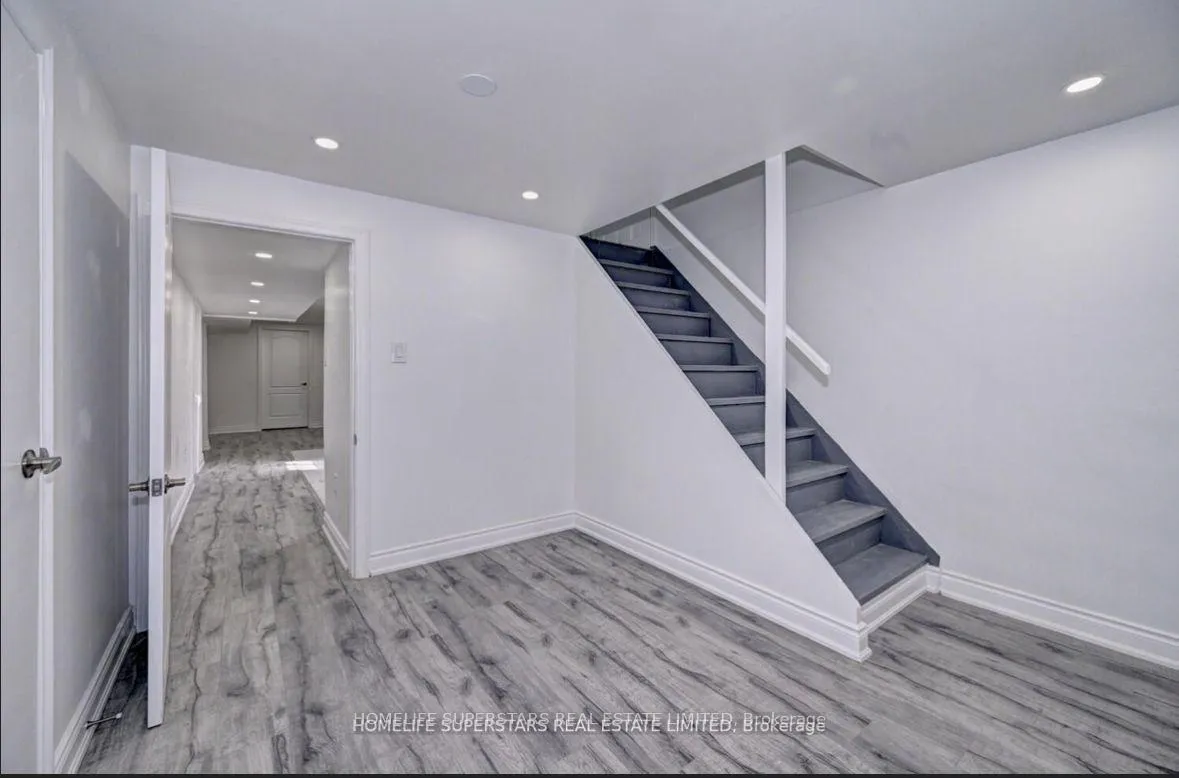 Photo 1 of 36 Dalegrove Drive, Kitchener — HOMEH