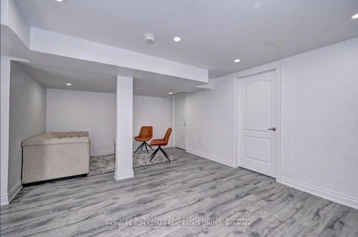 Photo 5 of 36 Dalegrove Drive, Kitchener — HOMEH