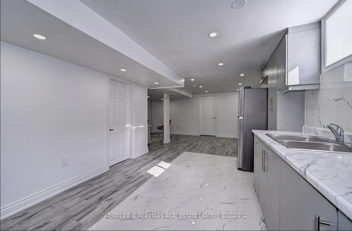 Photo 6 of 36 Dalegrove Drive, Kitchener — HOMEH