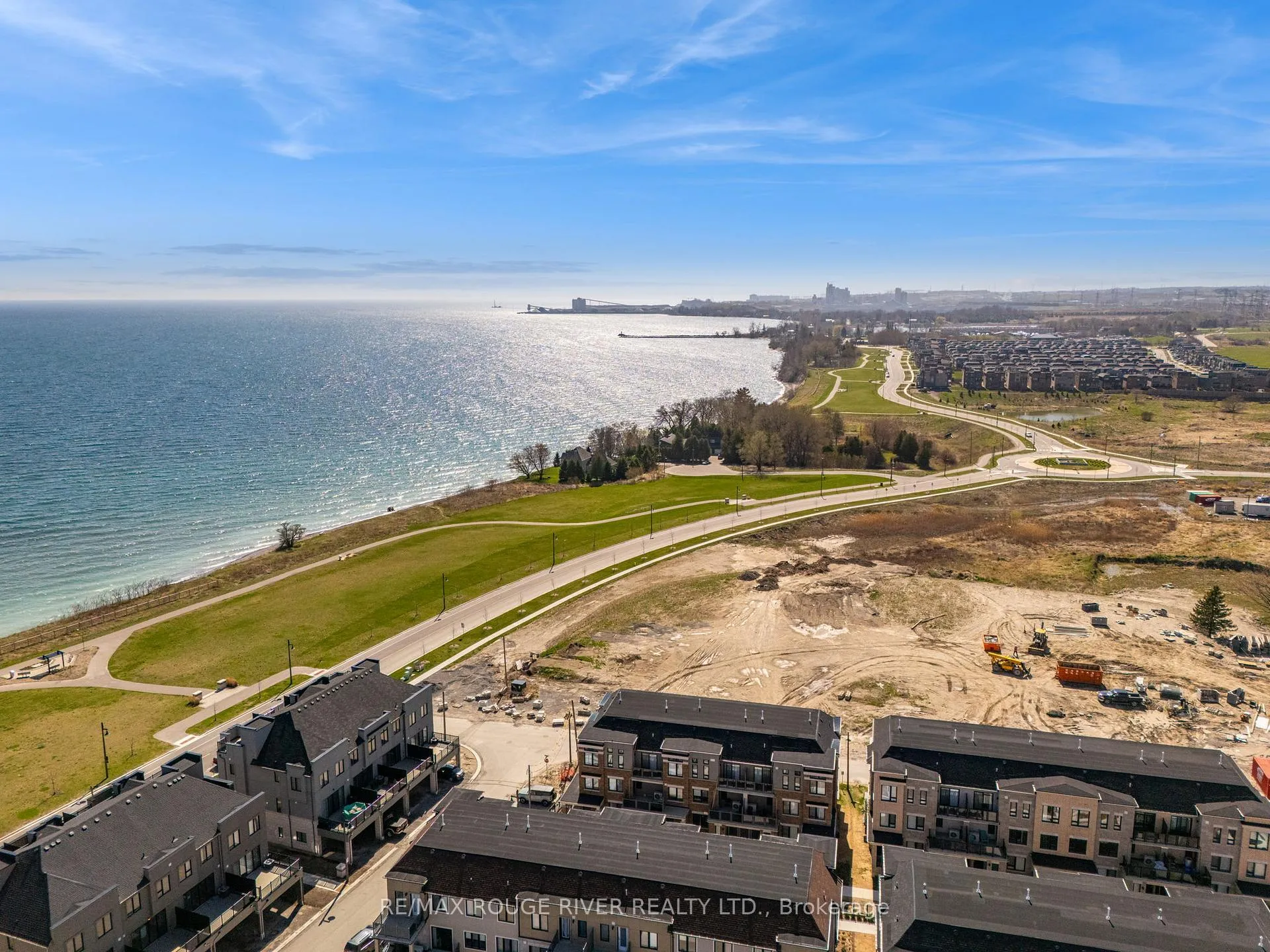Photo 38 of 21C Lookout Drive, Clarington, Bowmanville — HOMEH