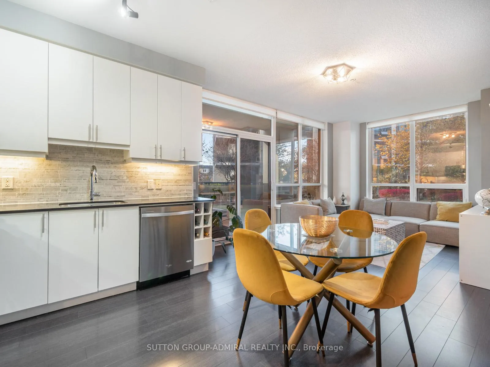 Photo 4 of Unit 114, 85 North Park Road, Vaughan, Beverley Glen — HOMEH