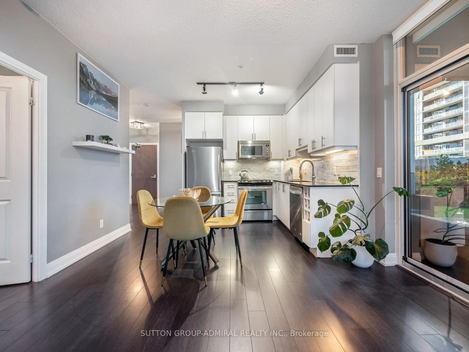 Photo 5 of Unit 114, 85 North Park Road, Vaughan, Beverley Glen — HOMEH