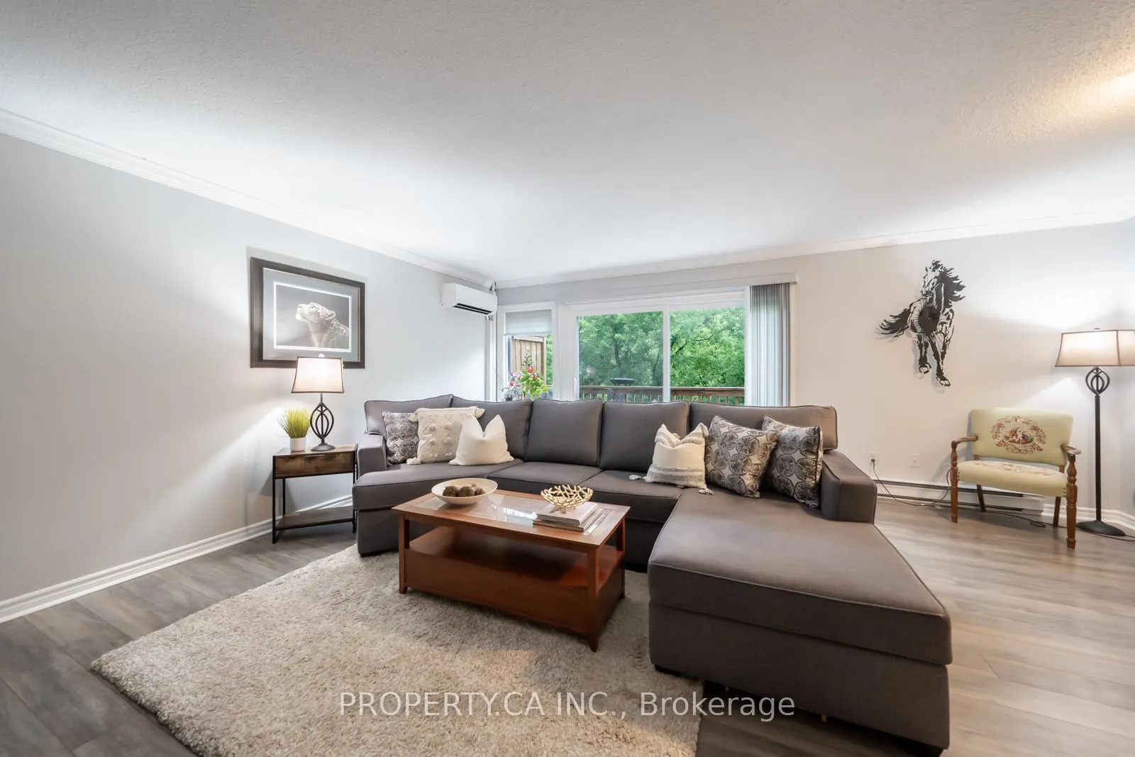 Photo 2 of 325 Milestone Crescent, Aurora, Aurora Village — HOMEH