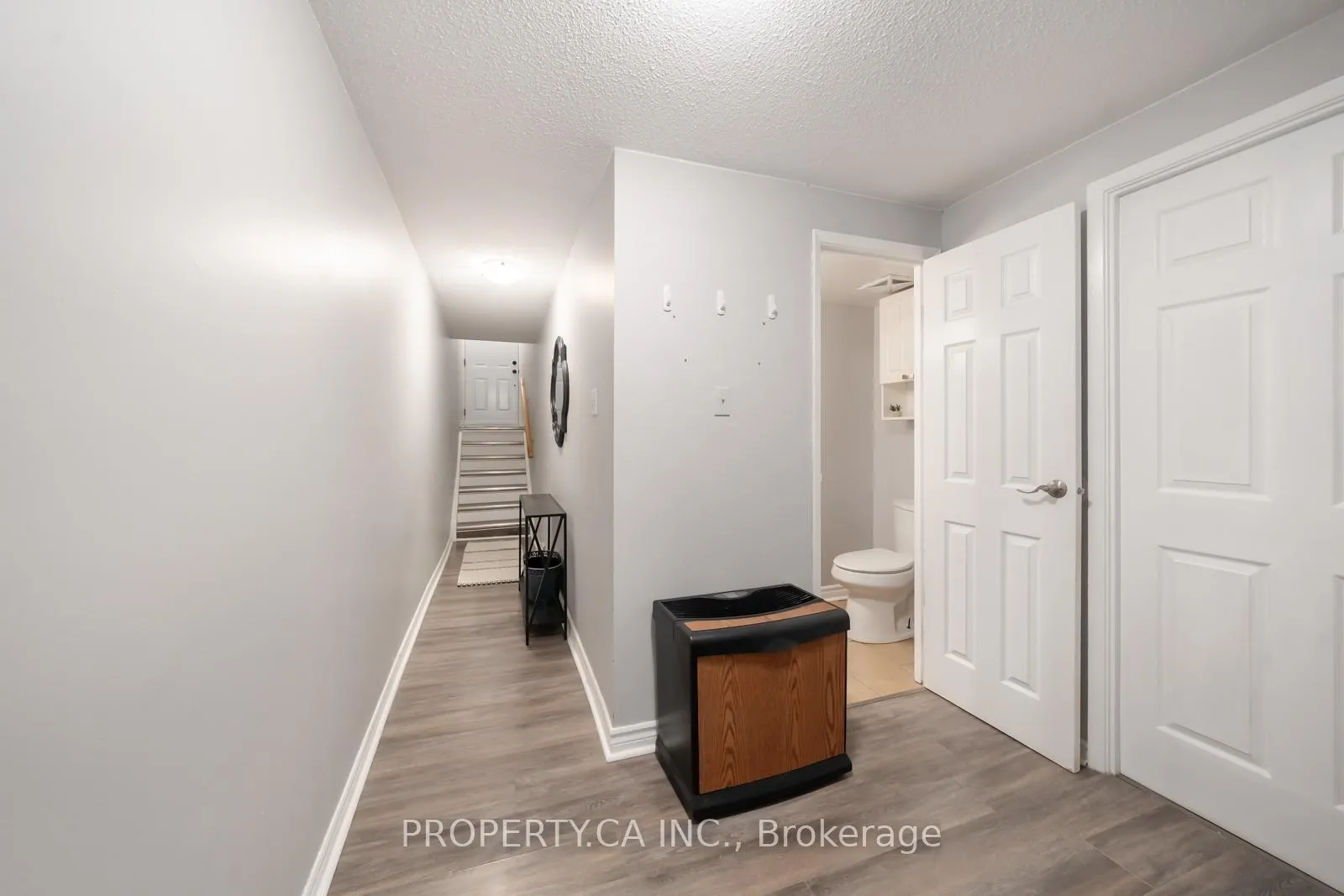 Photo 12 of 325 Milestone Crescent, Aurora, Aurora Village — HOMEH