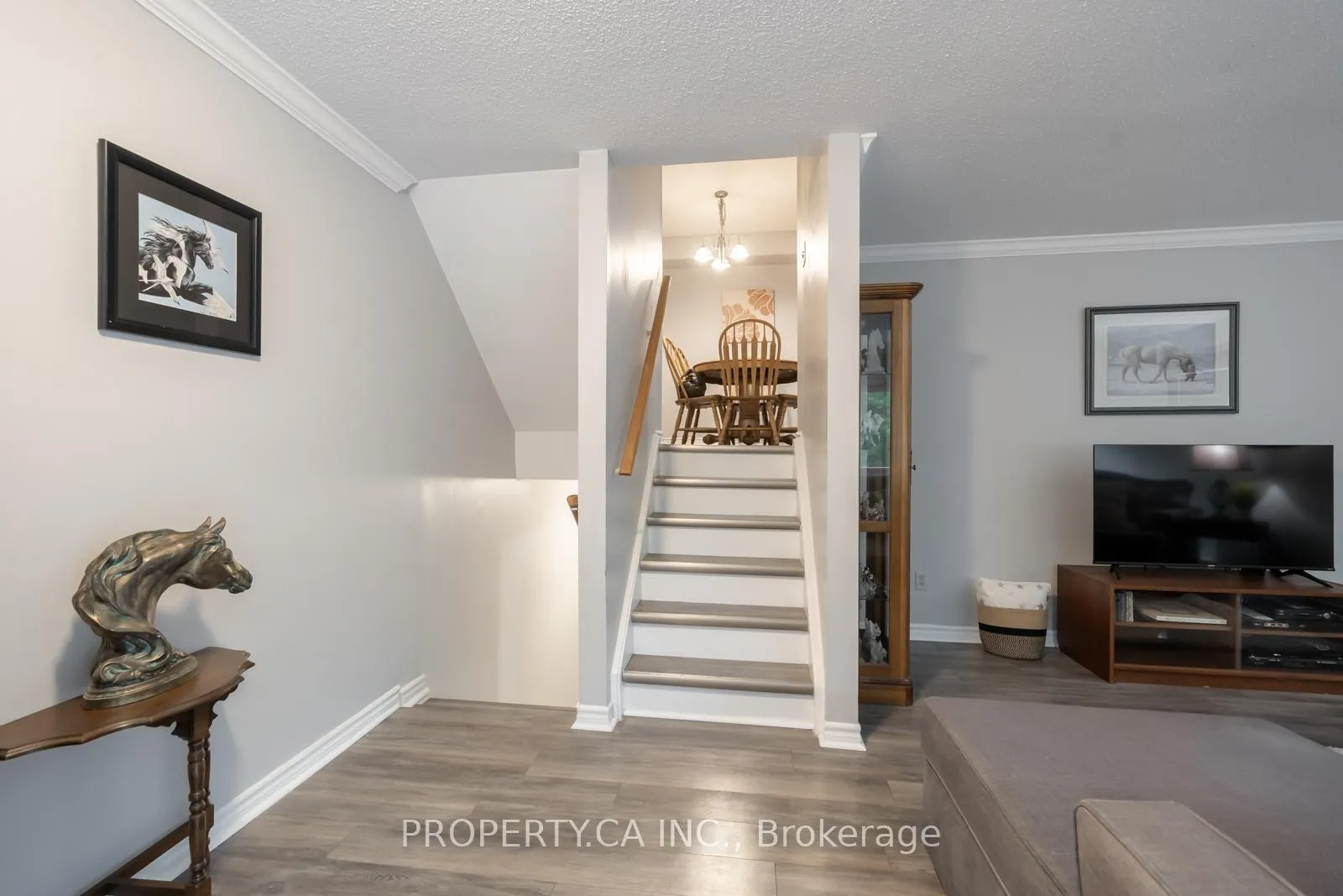 Photo 20 of 325 Milestone Crescent, Aurora, Aurora Village — HOMEH