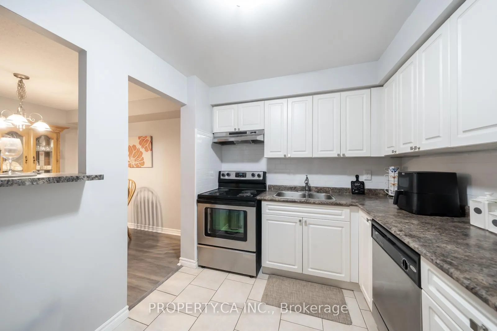 Photo 32 of 325 Milestone Crescent, Aurora, Aurora Village — HOMEH