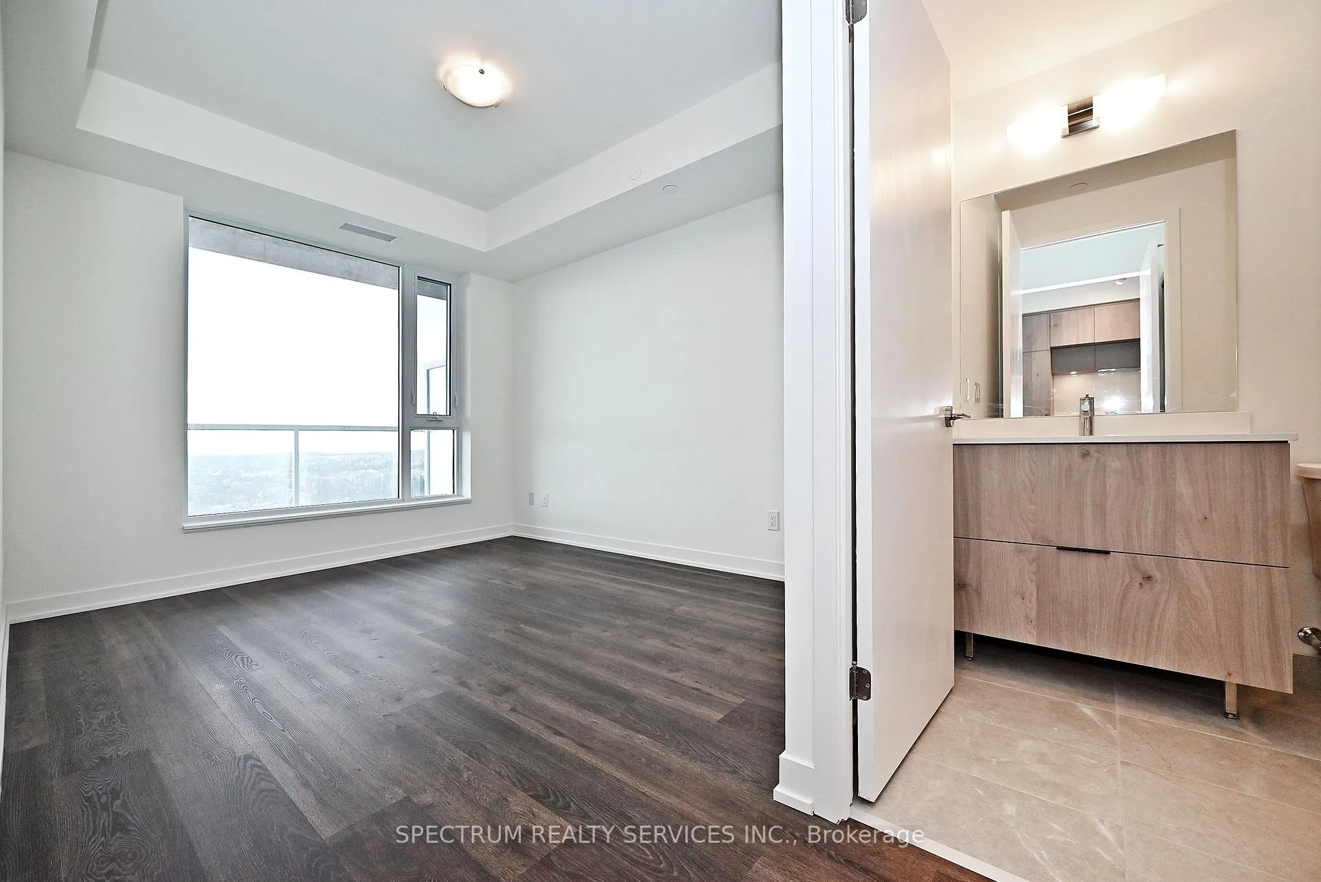 Photo 4 of Unit 1030, 2 David Eyer Road, Richmond Hill, Rural Richmond Hill — HOMEH