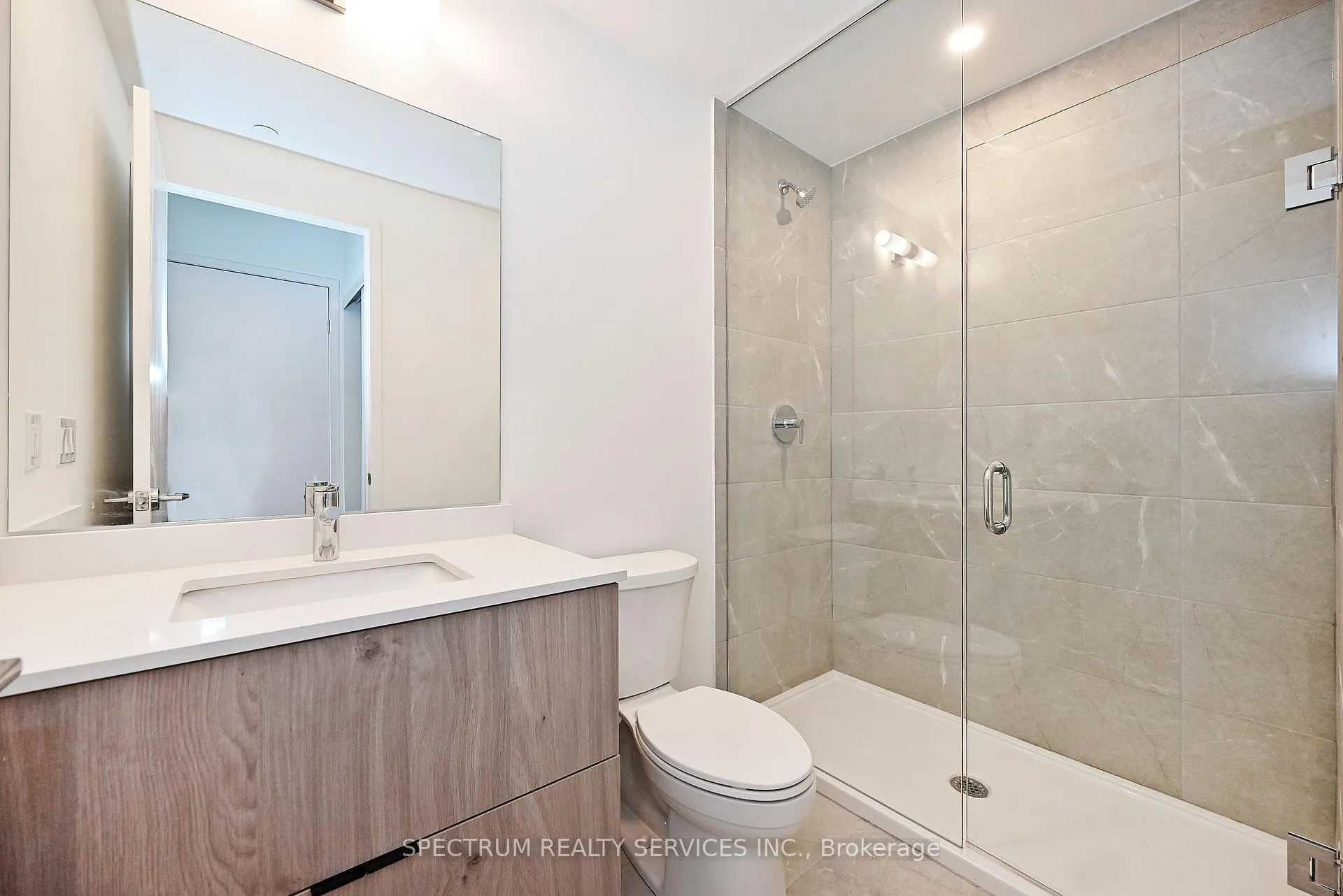 Photo 6 of Unit 1030, 2 David Eyer Road, Richmond Hill, Rural Richmond Hill — HOMEH