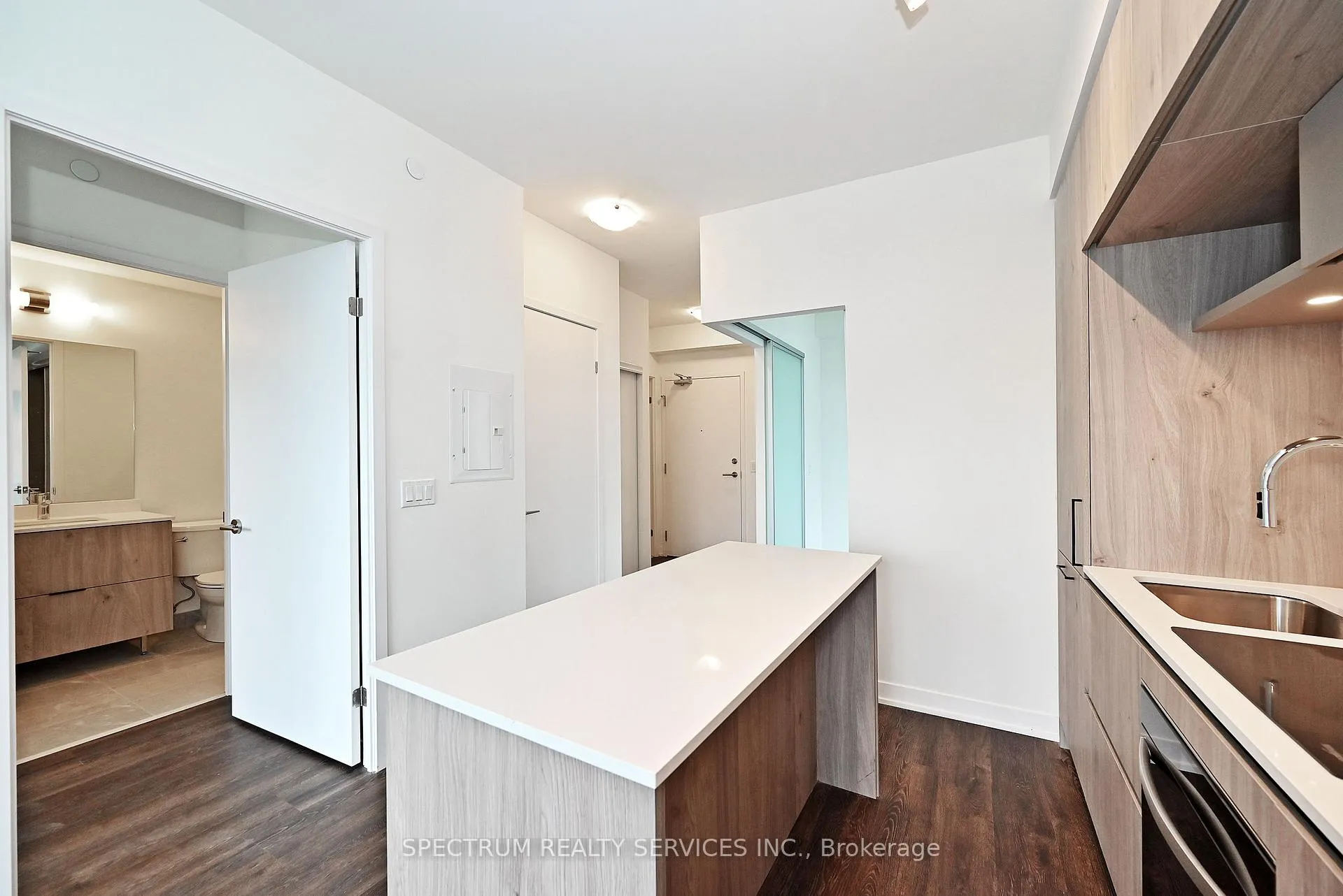 Photo 7 of Unit 1030, 2 David Eyer Road, Richmond Hill, Rural Richmond Hill — HOMEH