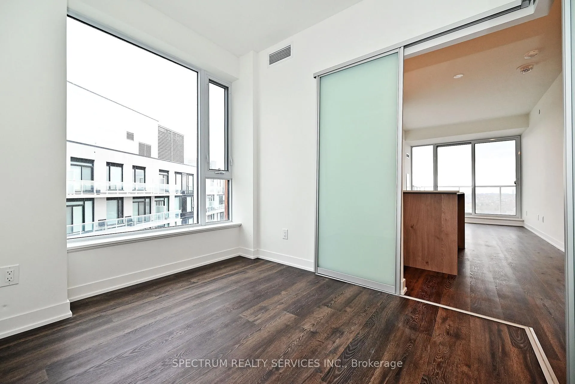Photo 9 of Unit 1030, 2 David Eyer Road, Richmond Hill, Rural Richmond Hill — HOMEH