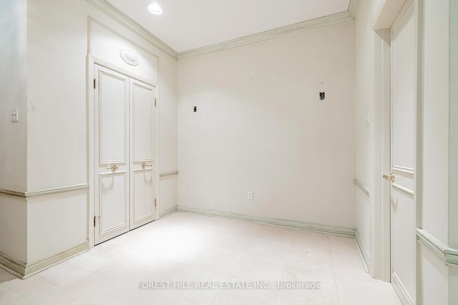 Photo 3 of 82 Oriole Road, Toronto, Yonge-St. Clair — HOMEH
