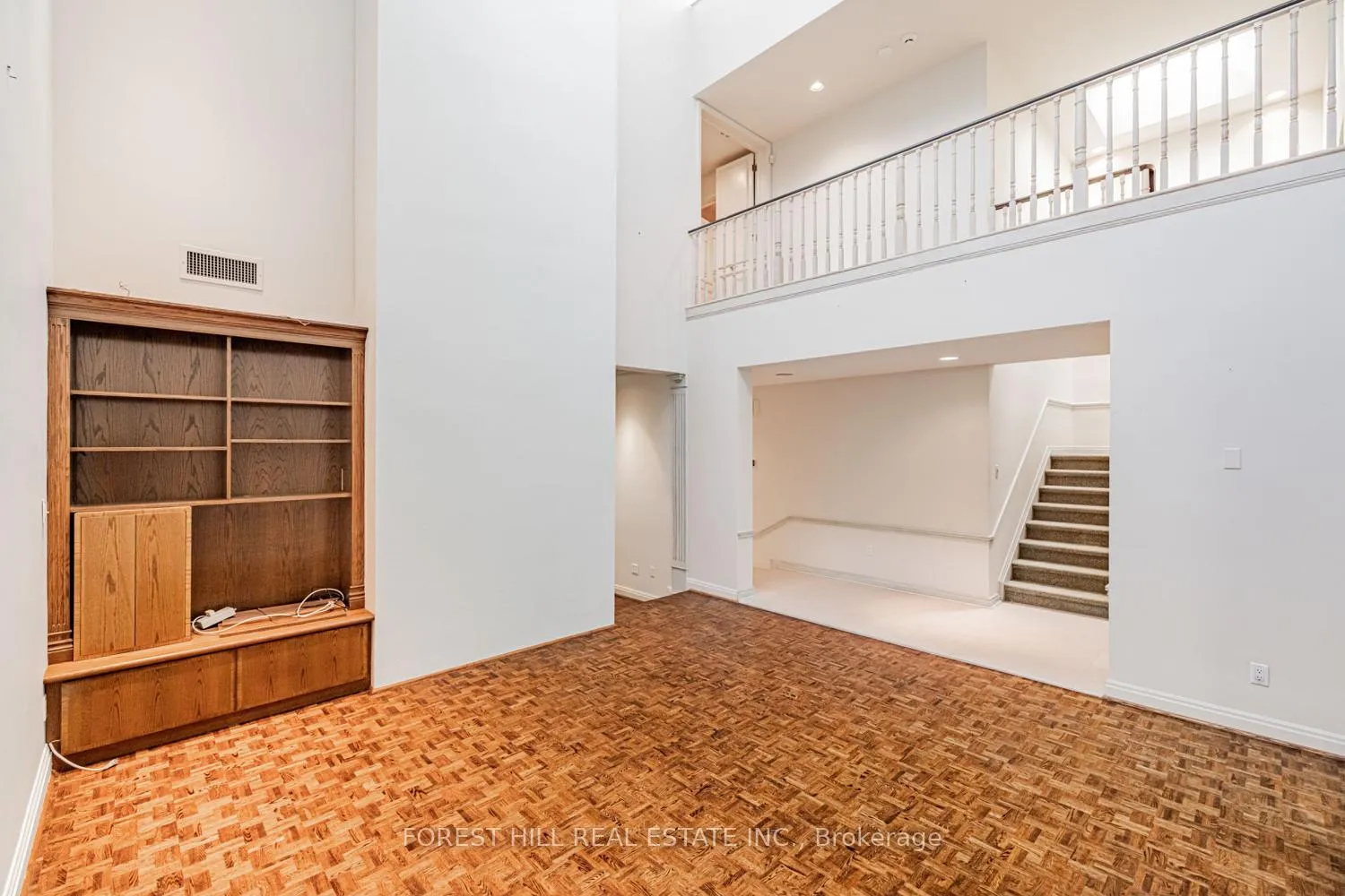 Photo 8 of 82 Oriole Road, Toronto, Yonge-St. Clair — HOMEH