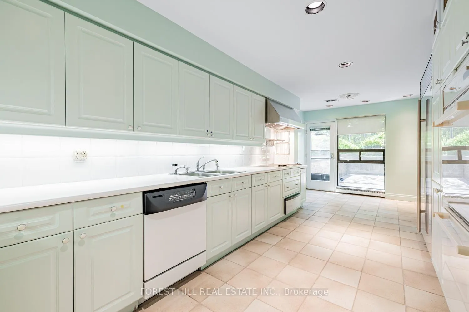 Photo 11 of 82 Oriole Road, Toronto, Yonge-St. Clair — HOMEH