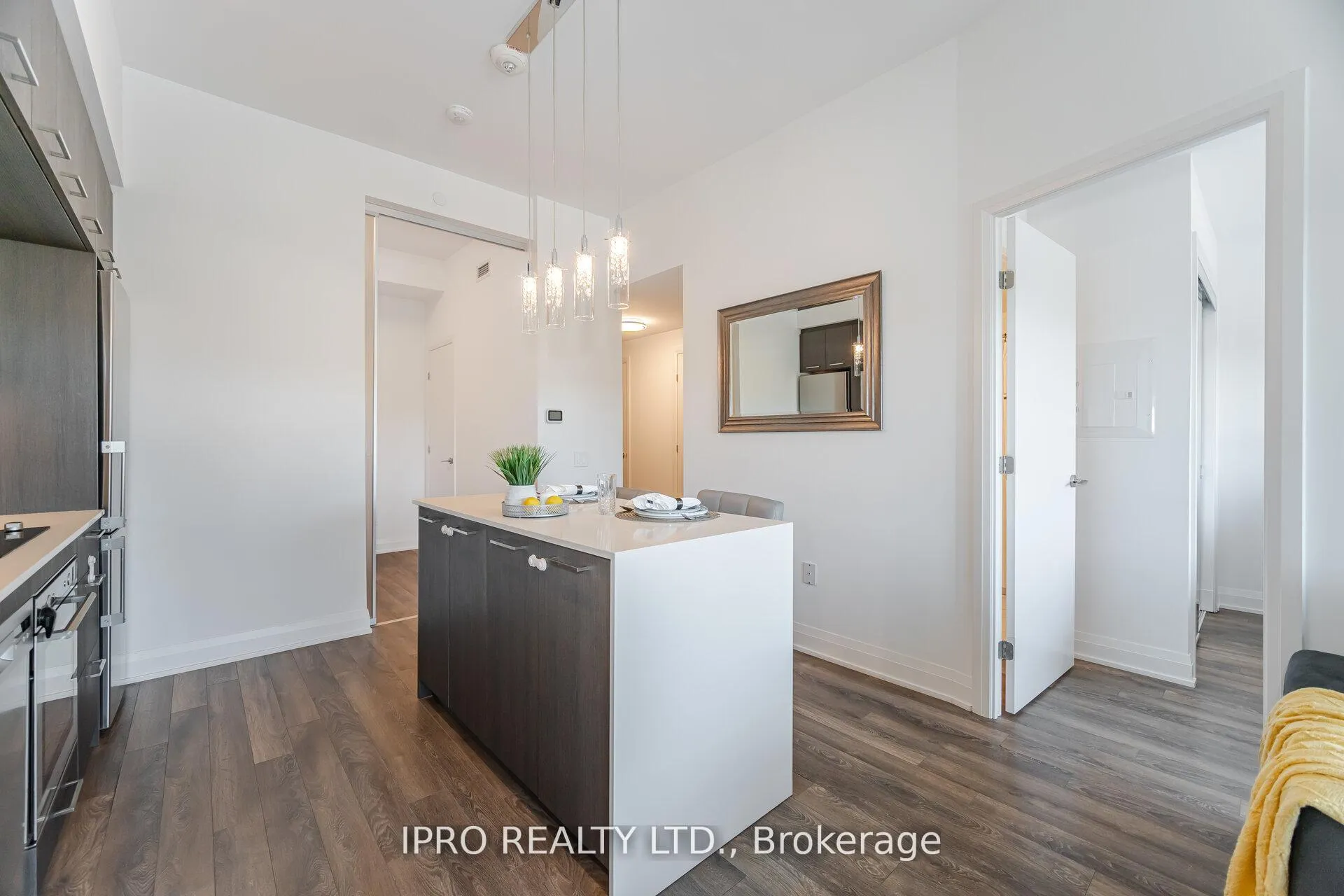 Photo 5 of Unit Unit #327, 4800 Highway #7 Road, Vaughan, East Woodbridge — HOMEH