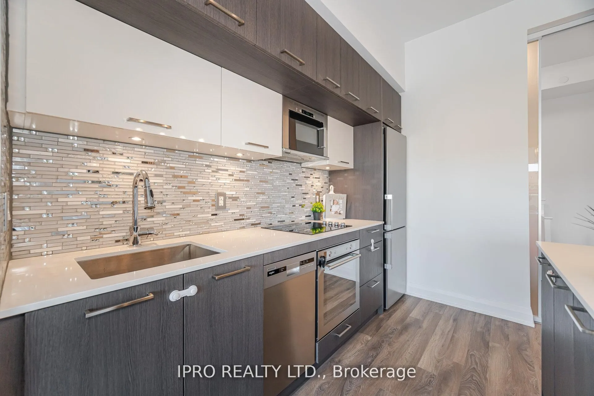 Photo 8 of Unit Unit #327, 4800 Highway #7 Road, Vaughan, East Woodbridge — HOMEH