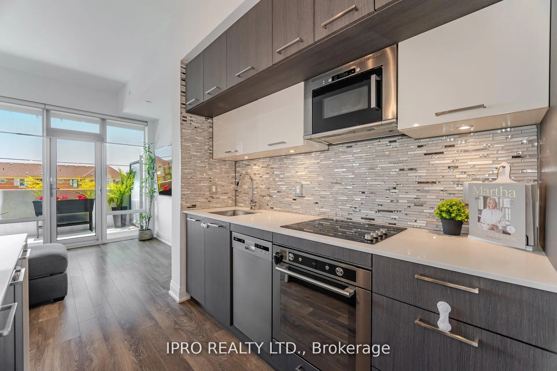 Photo 9 of Unit Unit #327, 4800 Highway #7 Road, Vaughan, East Woodbridge — HOMEH