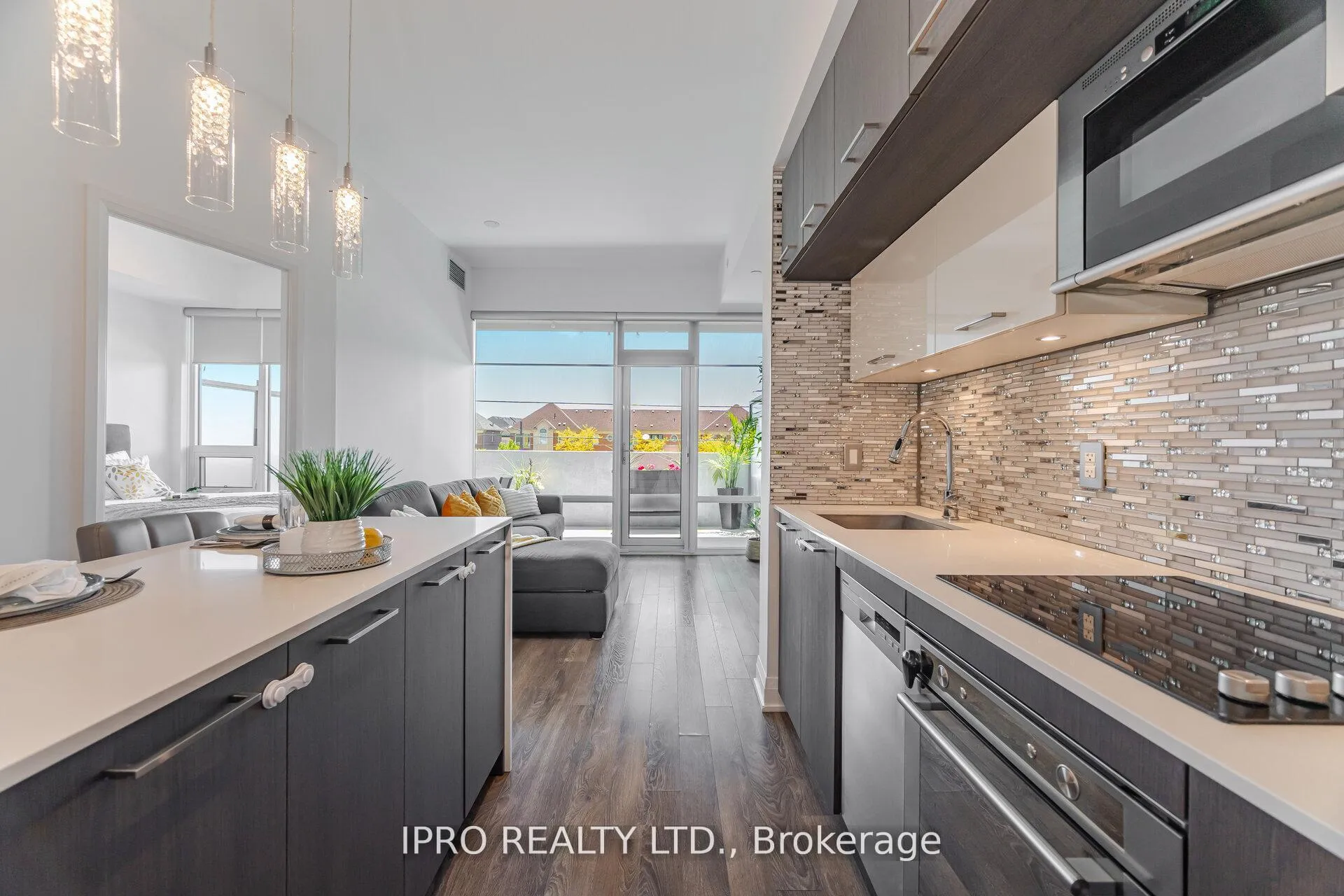 Photo 10 of Unit Unit #327, 4800 Highway #7 Road, Vaughan, East Woodbridge — HOMEH
