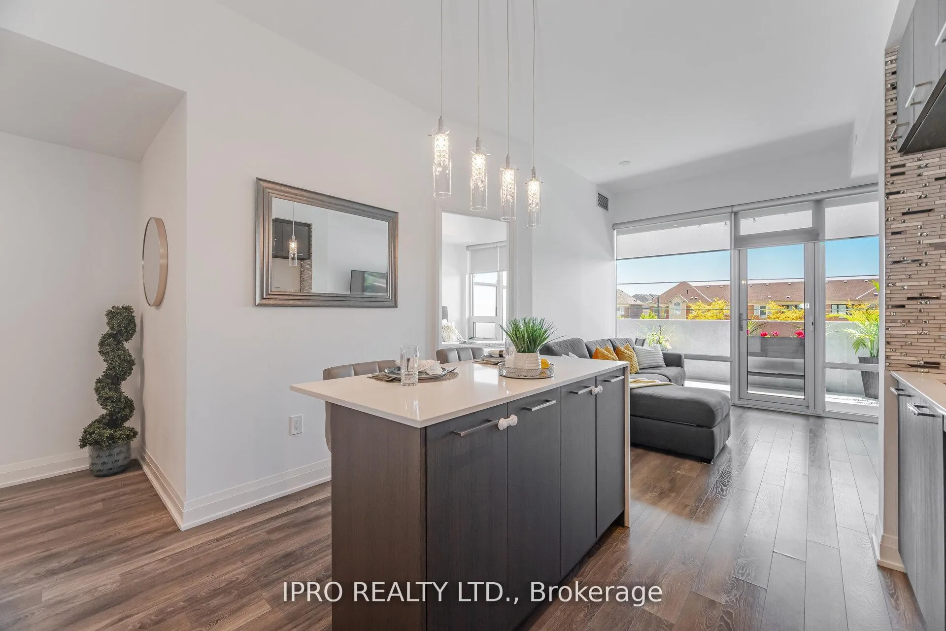 Photo 11 of Unit Unit #327, 4800 Highway #7 Road, Vaughan, East Woodbridge — HOMEH