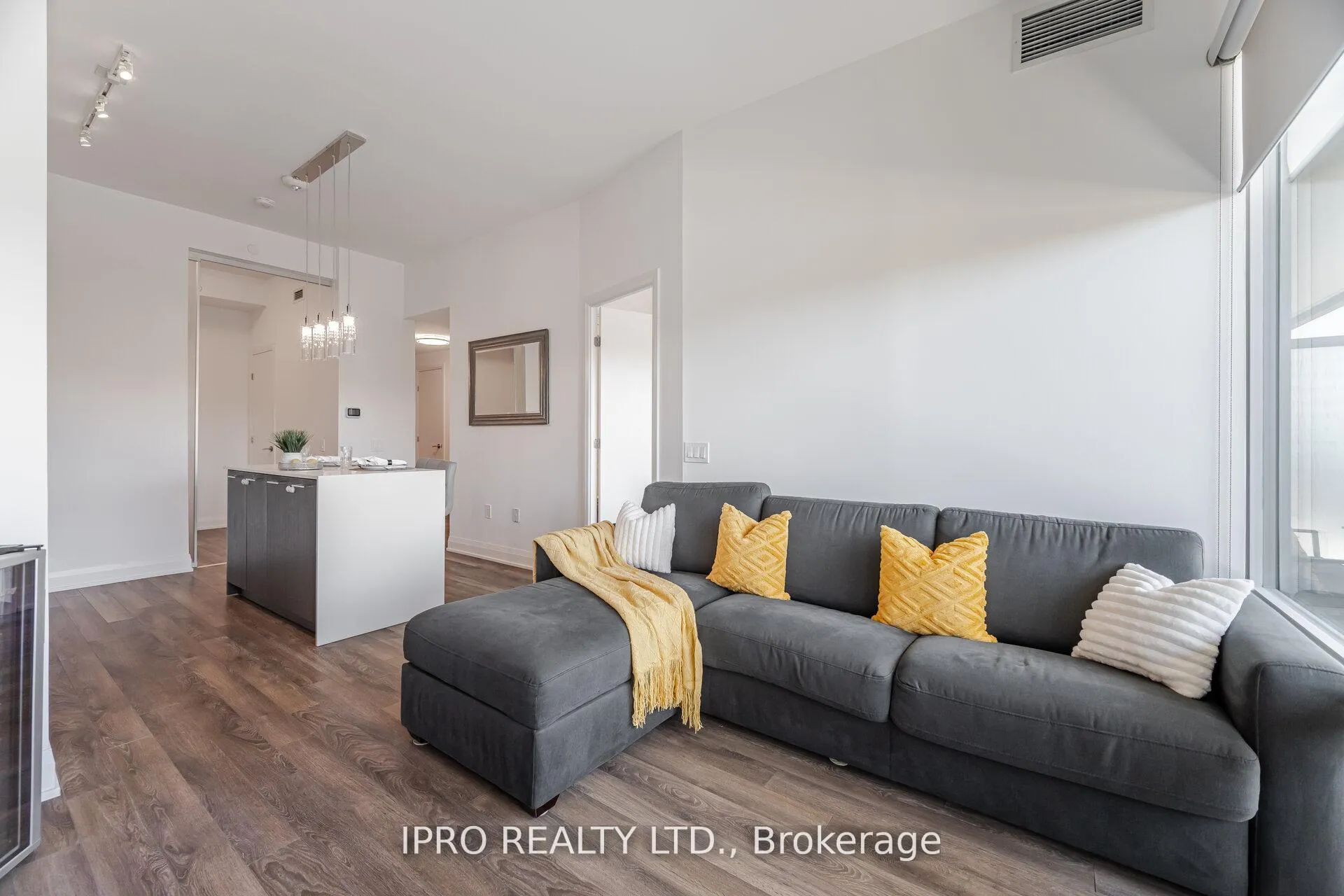 Photo 13 of Unit Unit #327, 4800 Highway #7 Road, Vaughan, East Woodbridge — HOMEH