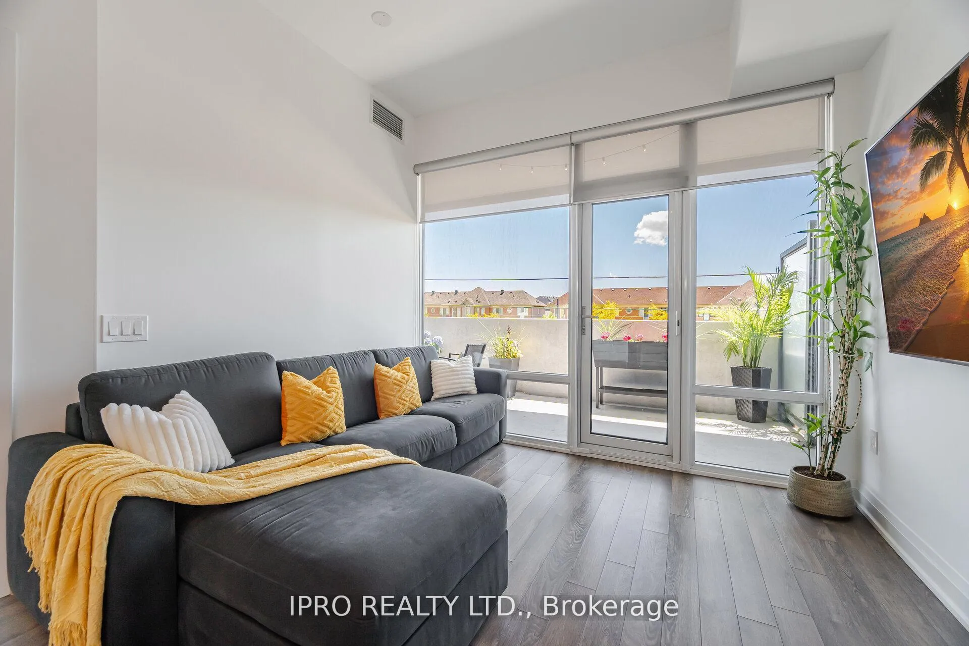 Photo 15 of Unit Unit #327, 4800 Highway #7 Road, Vaughan, East Woodbridge — HOMEH