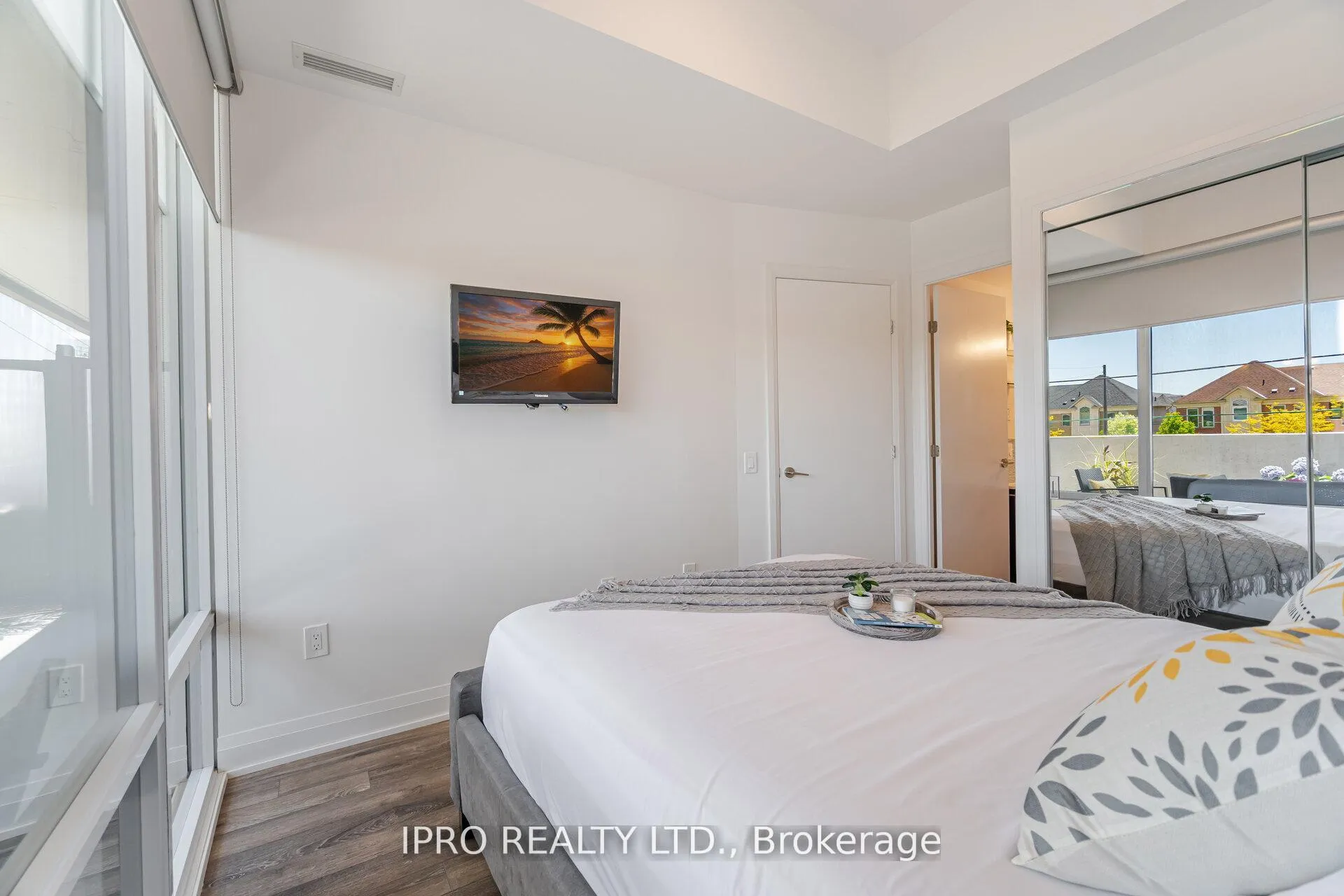 Photo 19 of Unit Unit #327, 4800 Highway #7 Road, Vaughan, East Woodbridge — HOMEH